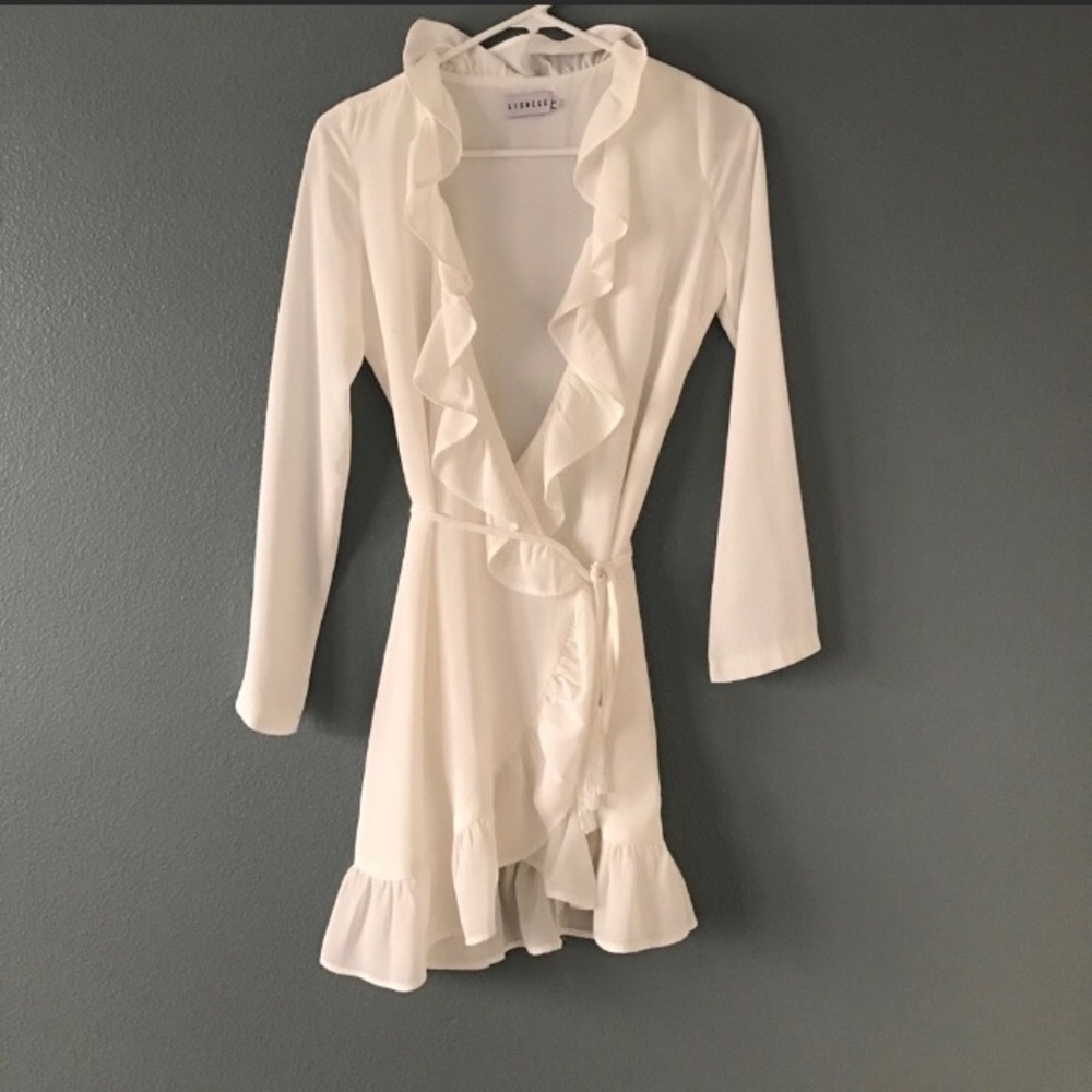 White dress long sleeves